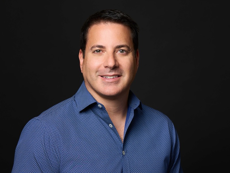 Roy Schwartz, CEO of Axios HQ and Smart Brevity, headshot